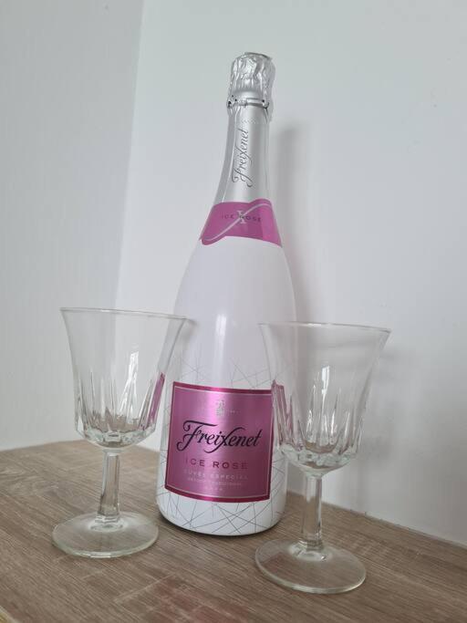 Apartamento Laina 蒂亚斯 外观 照片