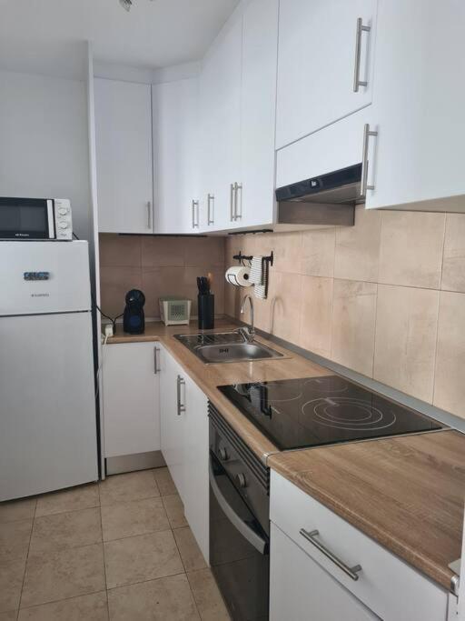 Apartamento Laina 蒂亚斯 外观 照片